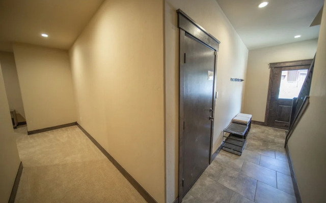 Alders 24 Outpost Dr