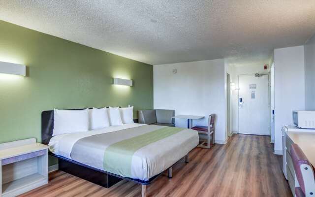 Motel 6 Greenwood Village, CO - Denver - South Tech Center