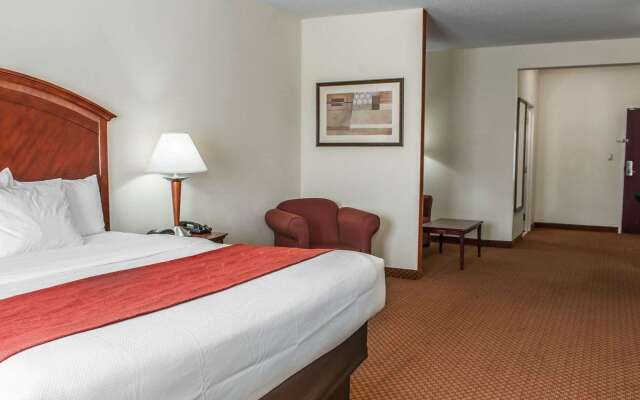 Comfort Suites near Indianapolis Airport