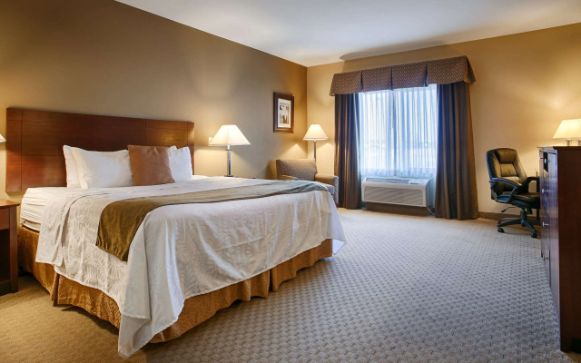 Best Western Plus Montezuma Inn & Suites