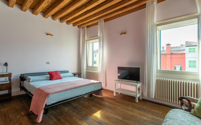 Wondrous Palazzetto 1619 in Magical Burano Island