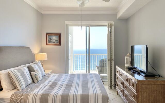 Island Royale Condos by ALBVR