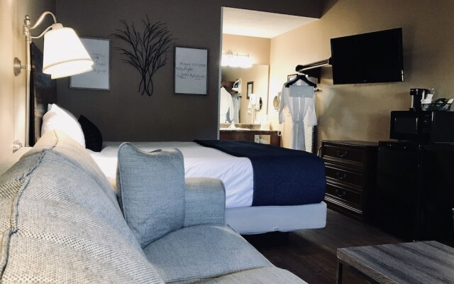 Pinemark Inn & Suites