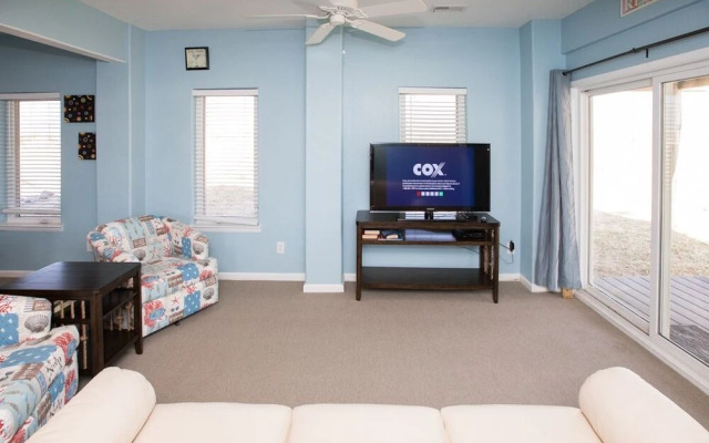 Neptune II - 9 Br Home