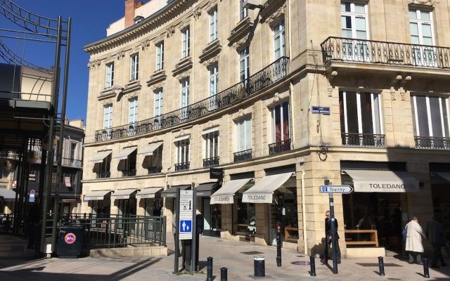 Gîte, Luxueux appartement T3 dans le Triangle D'Or "LES GRANDS HOMMES" Bordeaux