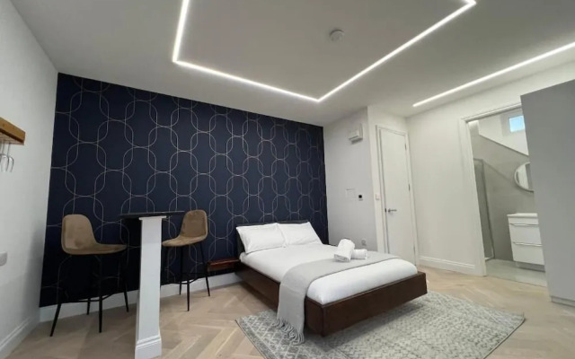 London Studios and Suites