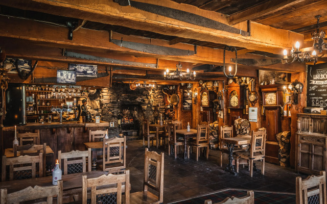 The Oak Tree Inn
