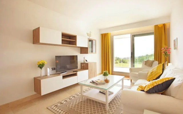 Snug Apartment With Garden
