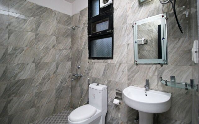 OYO 9069 Hotel WP 13