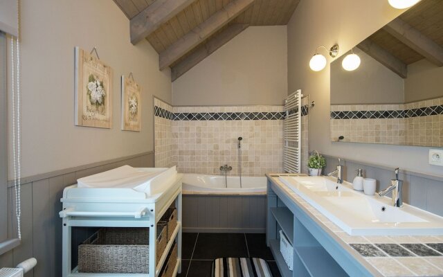 Gorgeous Holiday Home in Sainte-Ode Luxembourg with Garden
