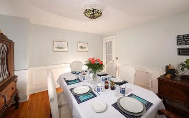 Warm House Retreat Bed and Breakfast