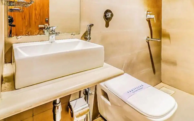 FabHotel Ascot International