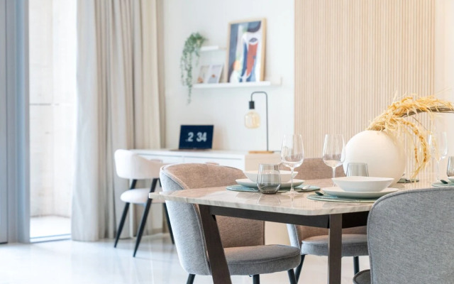 HiGuests - Boulevard Crescent Tower 2