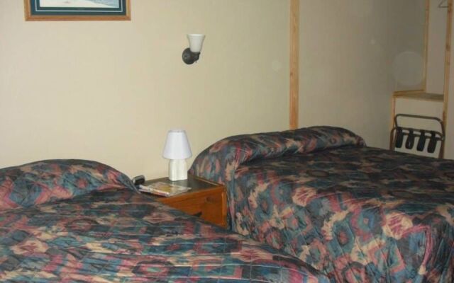 Hooks Hideaway Motel