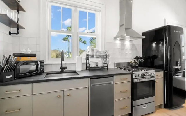 Casa Julieta Luxury Ybor-themed Studio