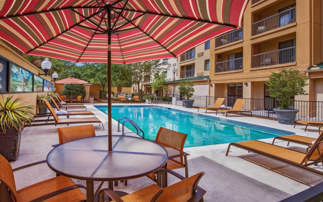 Courtyard by Marriott North Charleston Airport/Coliseum