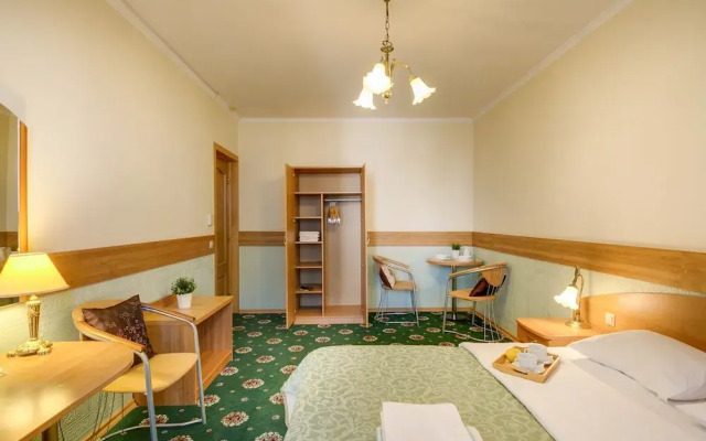 41 Orekhovo 3 Bedroom Apartment near Tsaritsyno Park