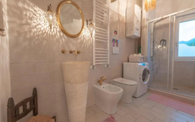 Letizia Lake House Panoramic View