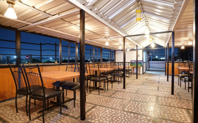 Capital O 46832 Gaayatri Residency