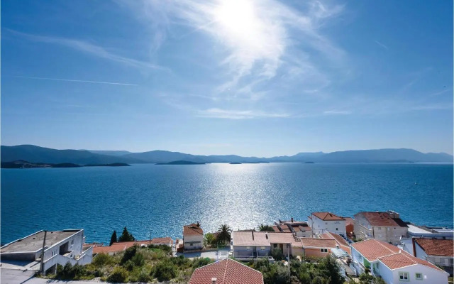 One-Bedroom Apartment Klek with Sea view 06