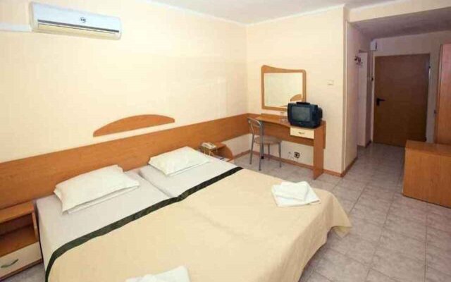 Hotel Amfibia Beach