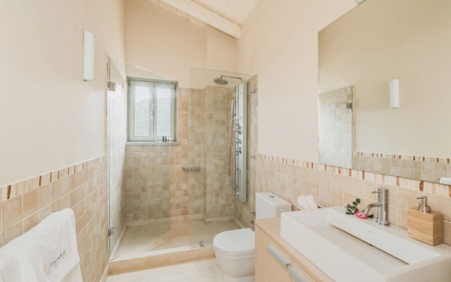 Luxurious Villa in Vasiliki with Swimming Pool & Hot Tub