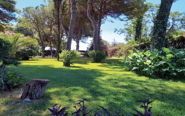 Eraora Hotel Village