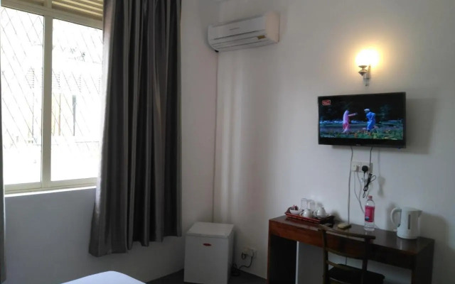 West Inn Colombo