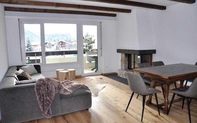!NEW! Modern crossing apartment facing Piz Rosatsch