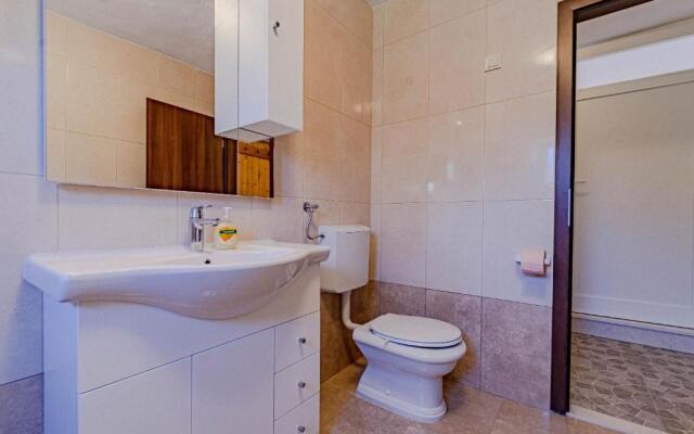 S2 - Modern Studio, Just 50m From the Beach