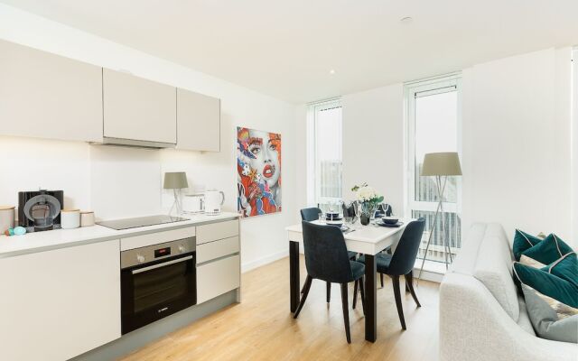Price & Weeks - Winchester Suite (with Parking)