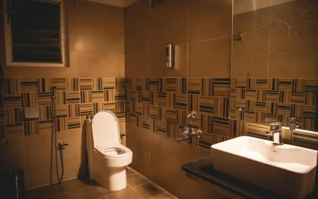Eiffel Suites