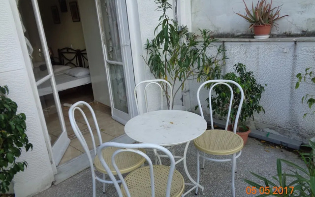Athens House Hostel