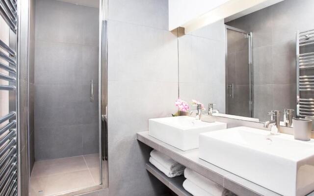 Luxury 3 Bedrooms Le Marais I by Livinparis