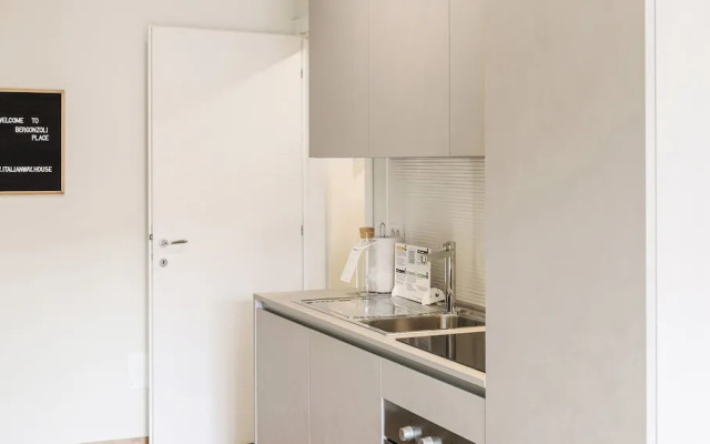 Mi-brgz1b3 Bergonzoli Place - Trilo - Shakespeare