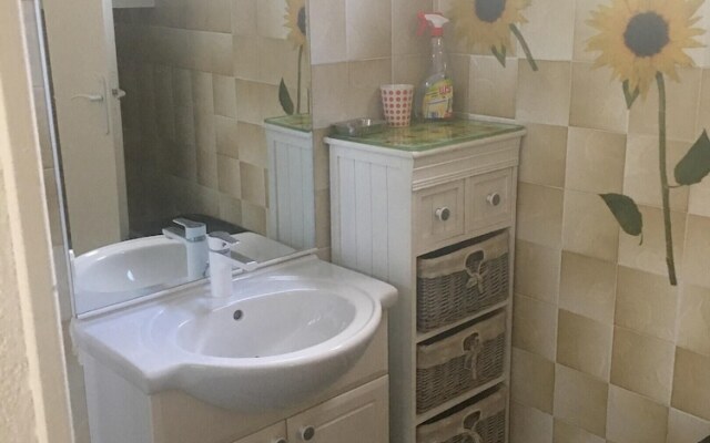 House With 2 Bedrooms in Saint-pierre-d'oléron, With Enclosed Garden a