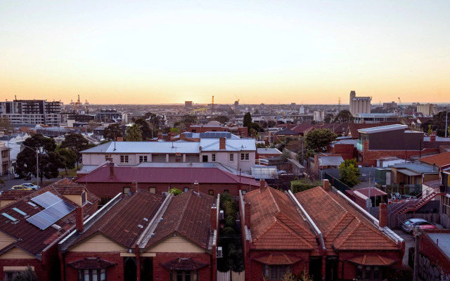 Mega Style Apartments West Melbourne Townhouse