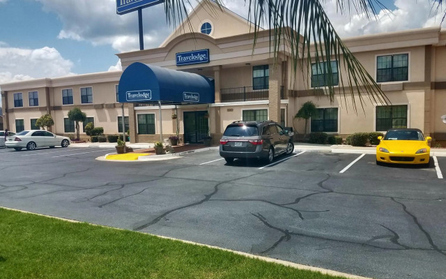 Travelodge by Wyndham Perry National Fairgrounds Area I-75