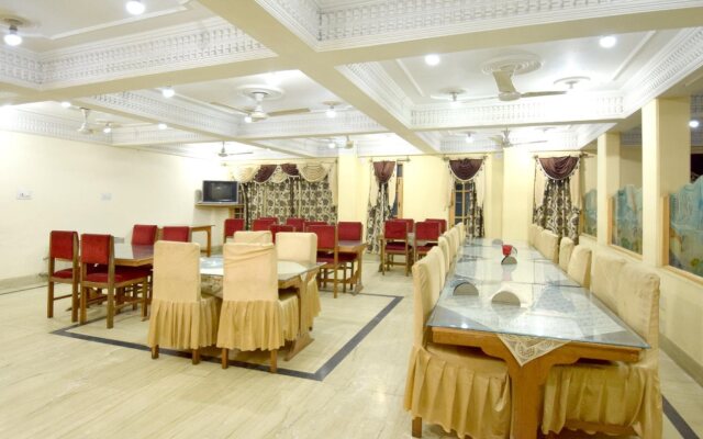 OYO 4694 Hotel City Plaza