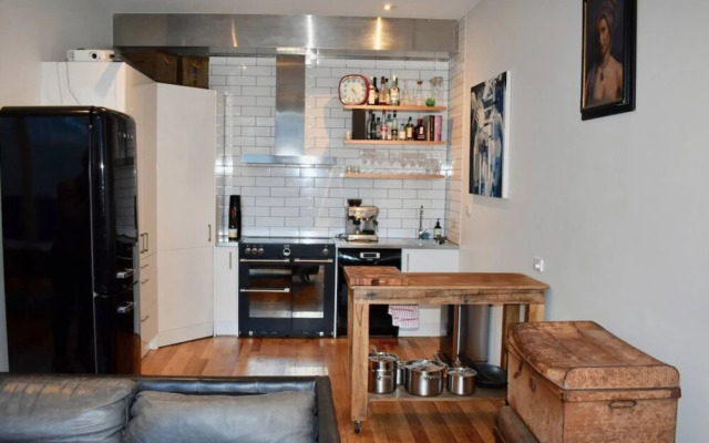 Stylish Modern 3 Bedroom Home in Heart of Melbourne CBD