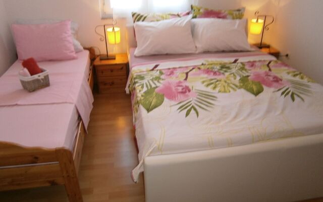 Beautiful Holiday Apartment Sanela for Relaxed Vacation