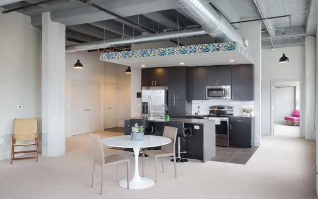 Spacious 1BR with Free Parking | Zen@Boss