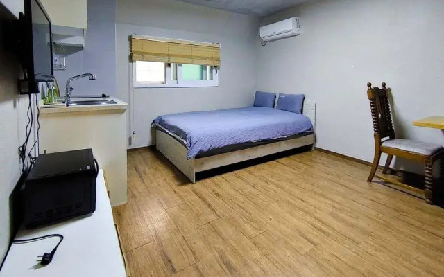 KW Hongdae Line Hostel