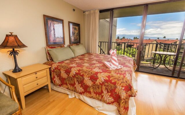 Kaanapali Shores Studio 642 Studio Bedroom Condo by RedAwning