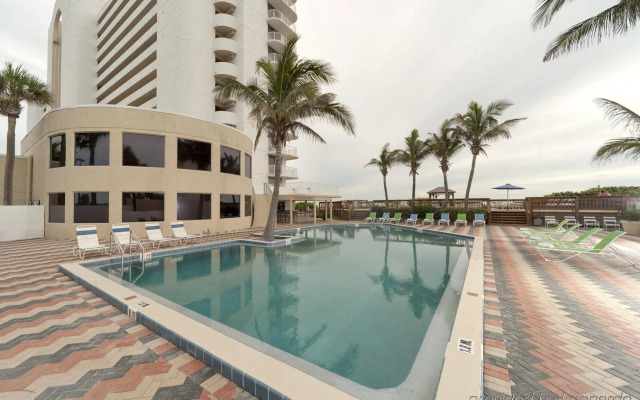 Radisson Suite Hotel Oceanfront