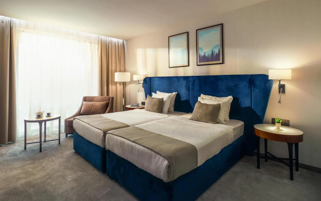 Astor Garden Hotel