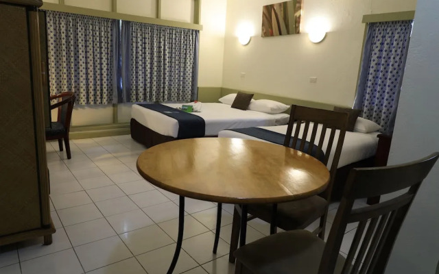 Huon Gulf Hotel & Apartments
