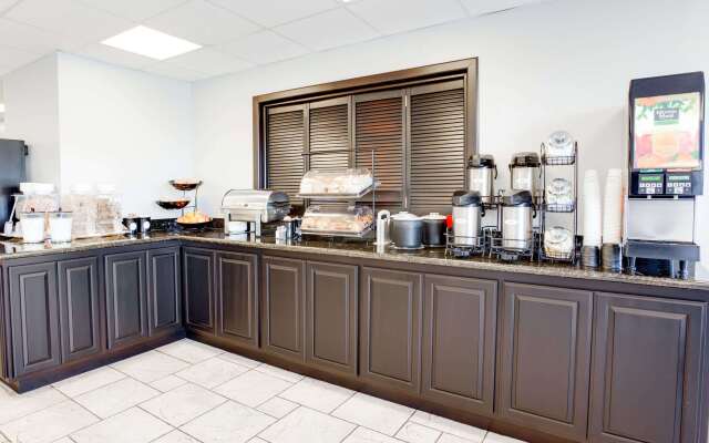 Ramada by Wyndham Marina