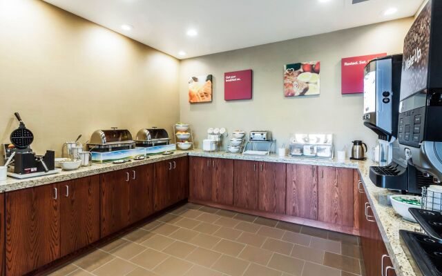 Comfort Suites University