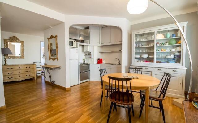 Appart 4 People, Terrace 2 Minutes From the Center